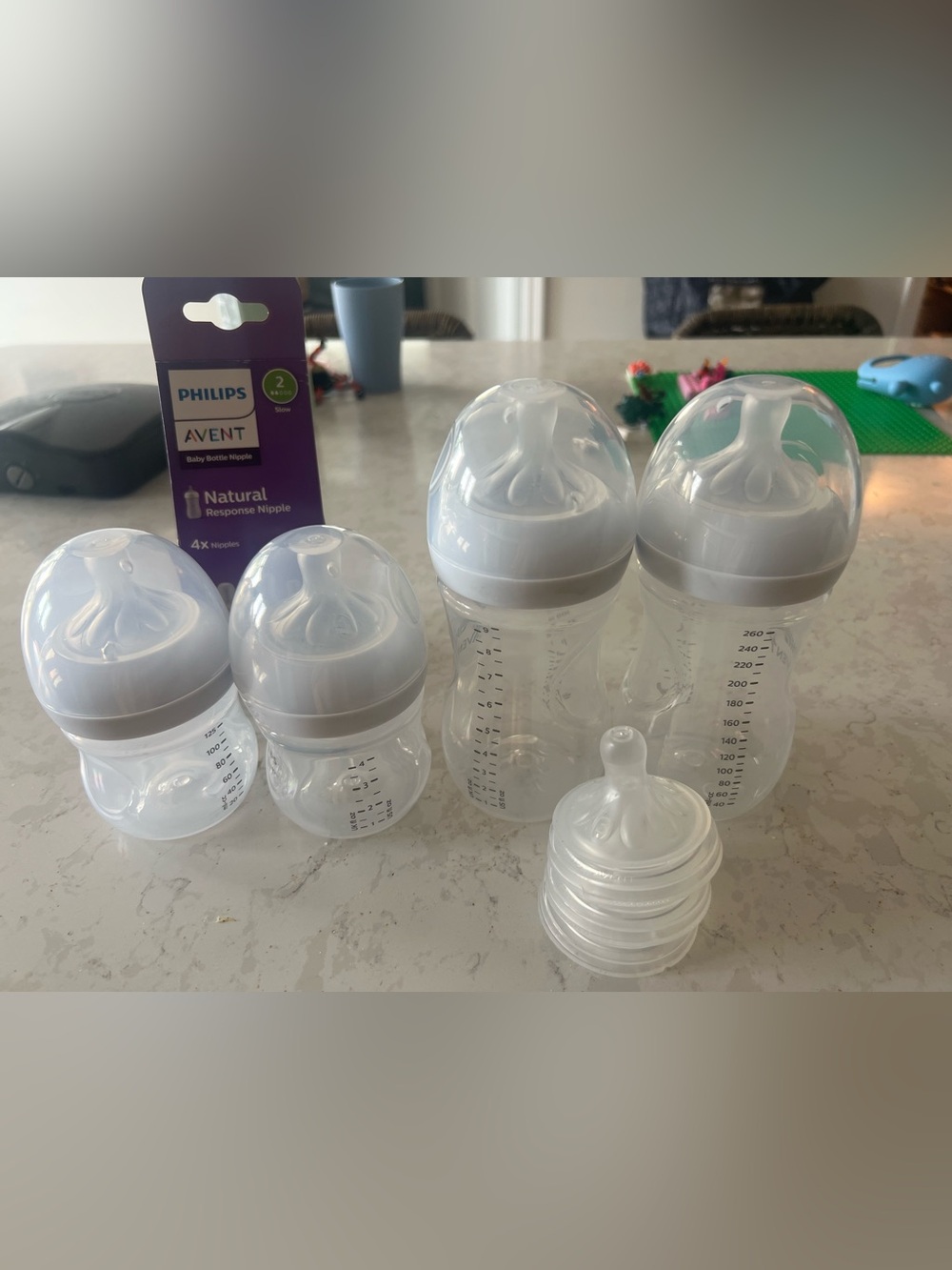 NEVER USED- Phillips Avent baby bottles- newborn and 0-3 month nipples